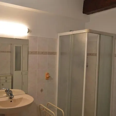 Maison Provencale Traditionnelle Avec Air Conditionne